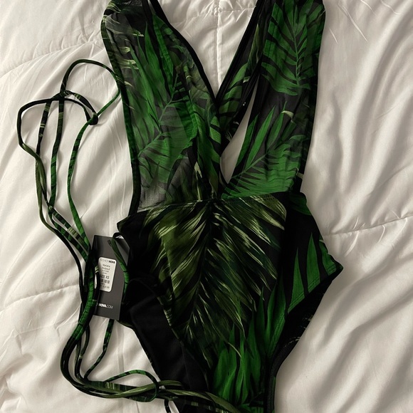 fashion nova bodysuit - Picture 4 of 4